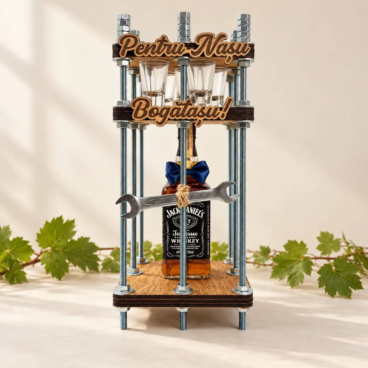 Set cadou „Pentru Nașu Bogătașu” – Suport cu Jack Daniel's și 6 păhărele