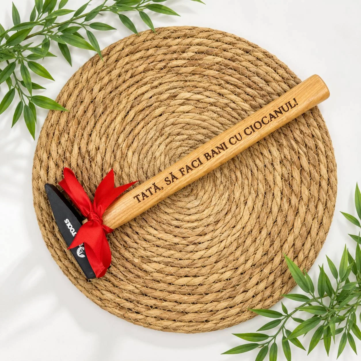 Ciocan din lemn personalizat „Tată, să faci bani cu ciocanul!”